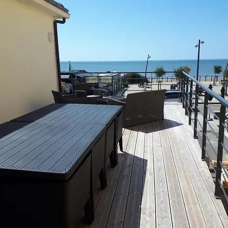 Maison Et Grande Terrasse Face Mer Saint-Michel-Chef-Chef Exterior photo